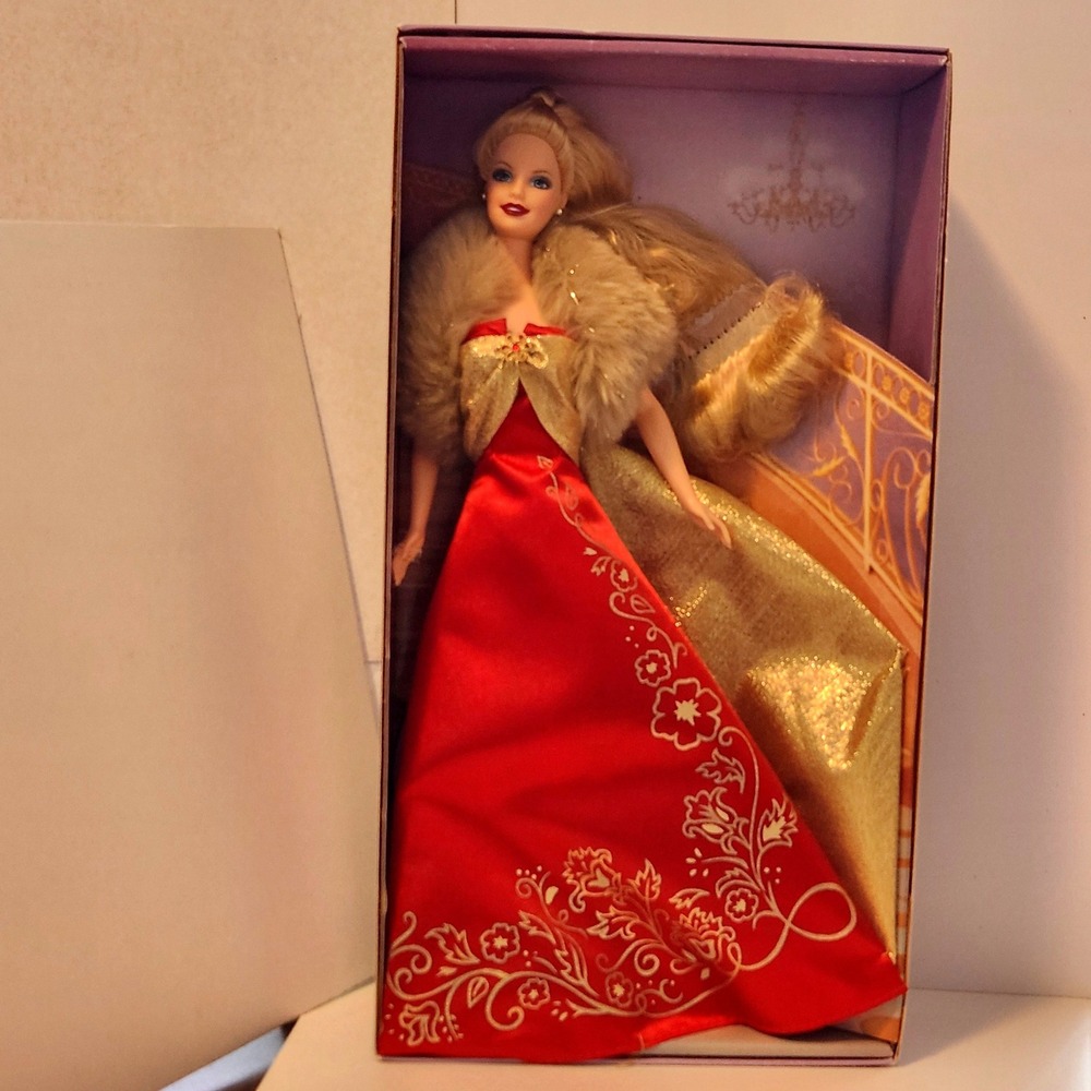 Mattel Glamorous Gala Barbie Doll Red Gown Gold‎ Filigree Faux Fur Stole NIB